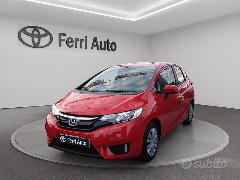 Usata Honda Jazz Trend 102 CV (75 kW) 2017 Rosso Utilitaria