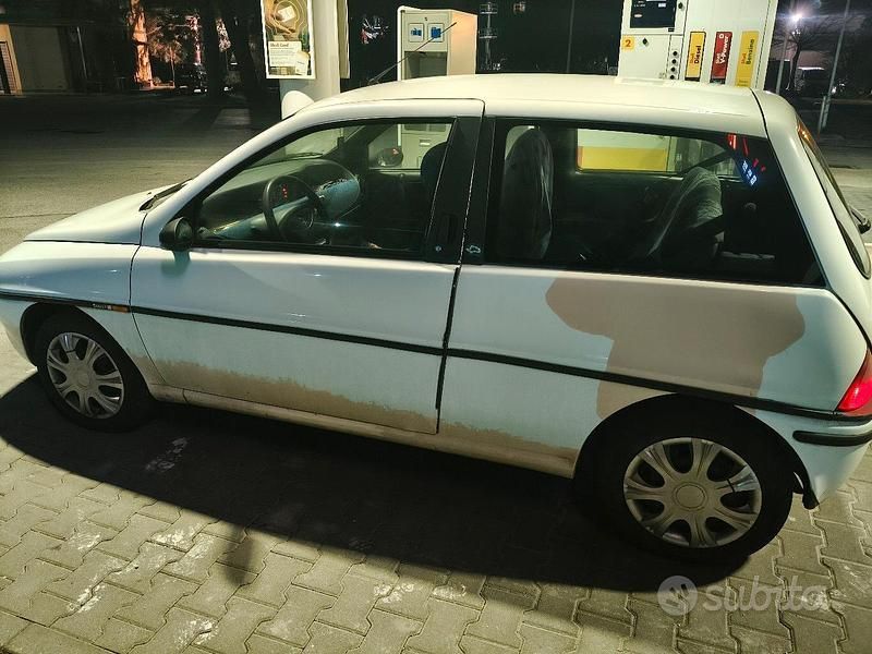 Usata Lancia Ypsilon 54 CV (39 kW) 1998 Utilitaria