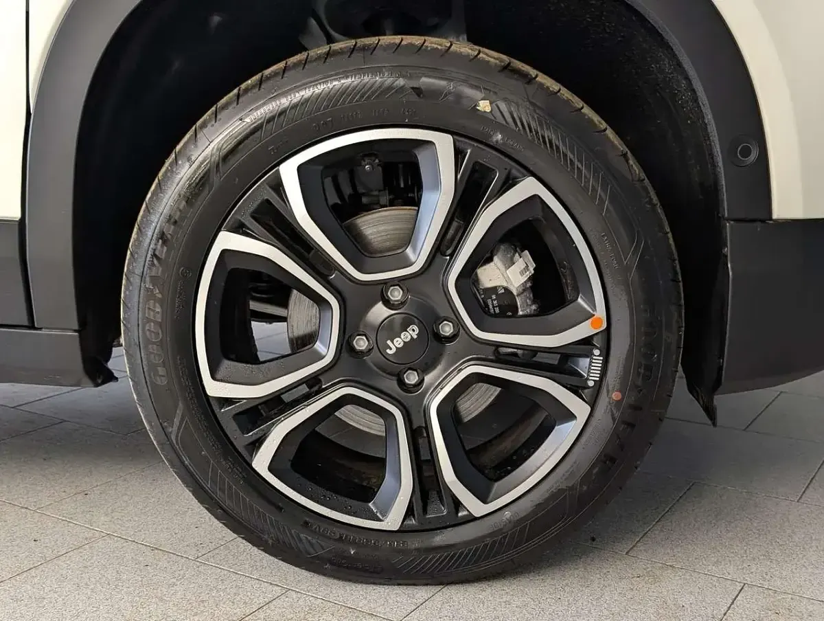 Nuova Jeep Avenger Summit 110 CV (80 kW) 2026 Bianco SUV