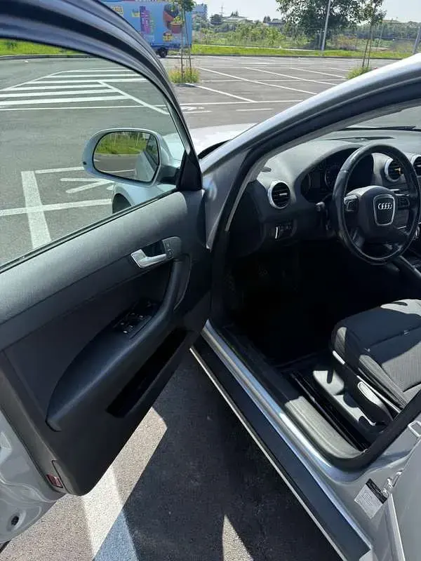 Usata Audi A3 Ambition 105 CV (77 kW) 2011 Argento Utilitaria