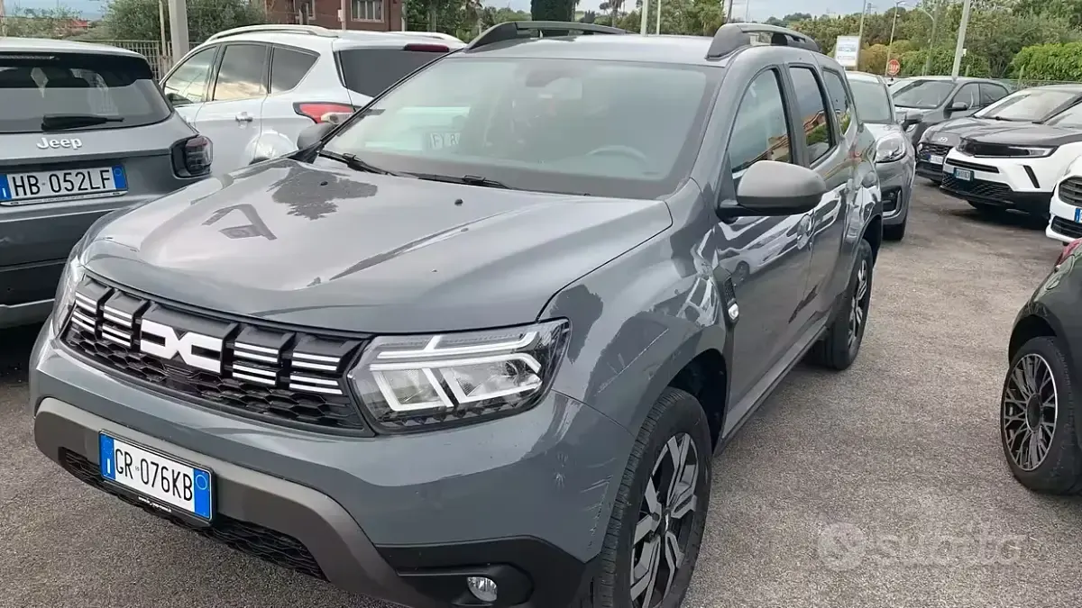 Usata Dacia Duster Journey 101 CV (74 kW) 2023 Grigio SUV