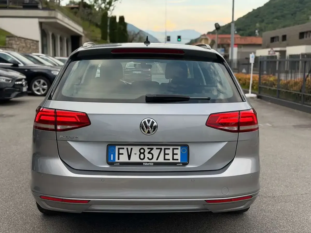 Usata VW Passat Business 150 CV (110 kW) 2019 Argento Station wagon