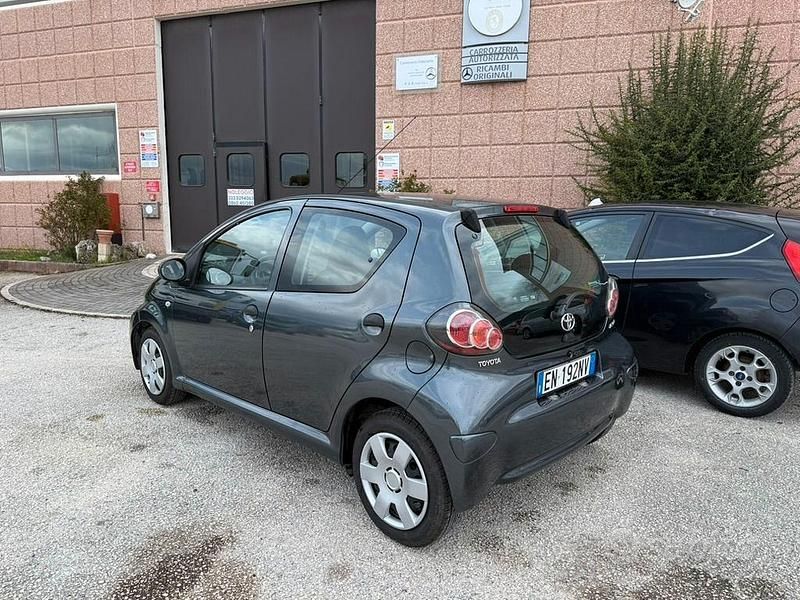 Usata Toyota Aygo 68 CV (50 kW) 2012 Utilitaria