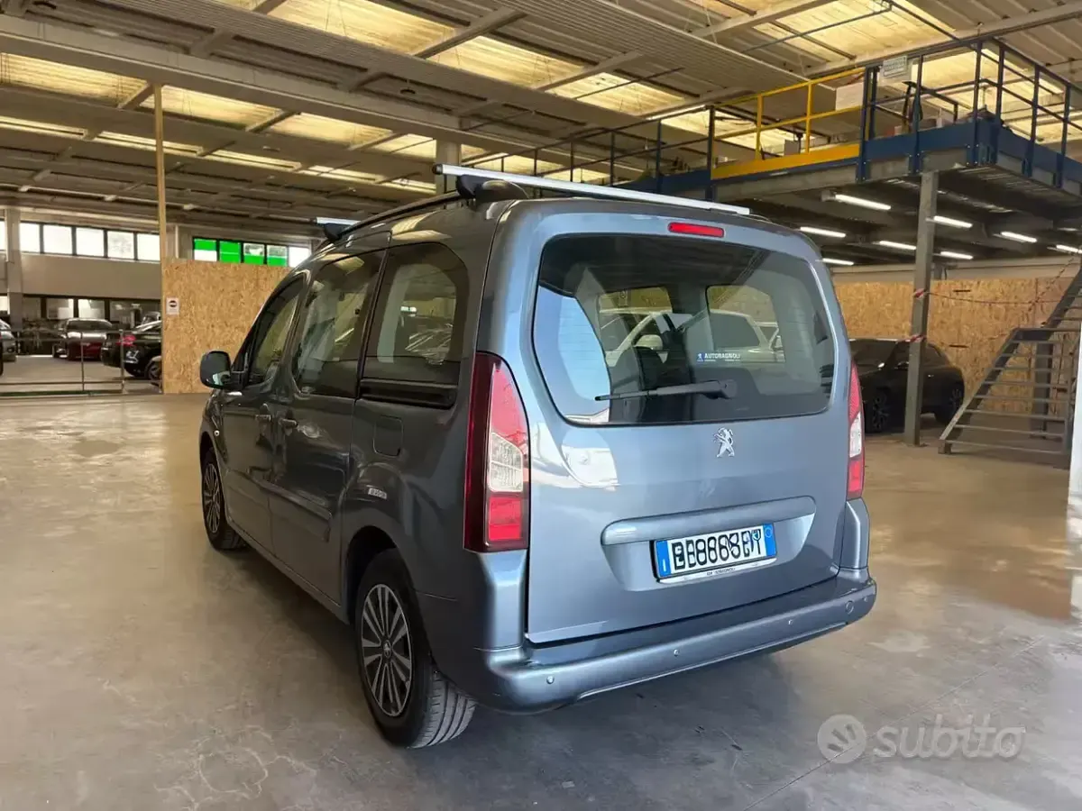 Usata Peugeot Partner Tepee Access 92 CV (67 kW) 2013 Grigio Monovolume