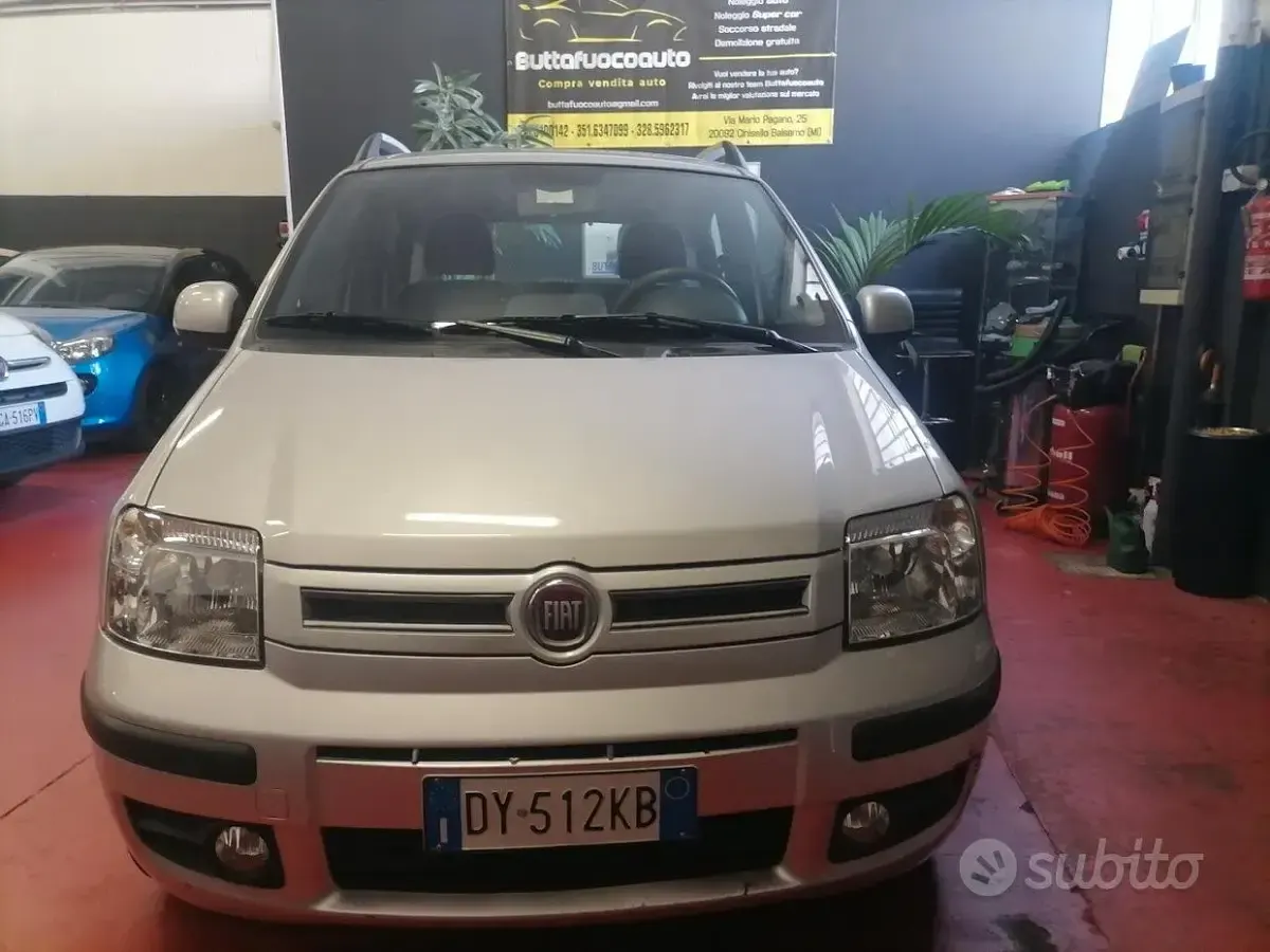 Usata Fiat Panda Dynamic 60 CV (44 kW) 2010 Grigio Utilitaria