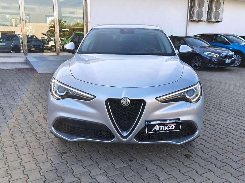 Usata Alfa Romeo Stelvio 160 CV (117 kW) 2021 Grigio chiaro SUV