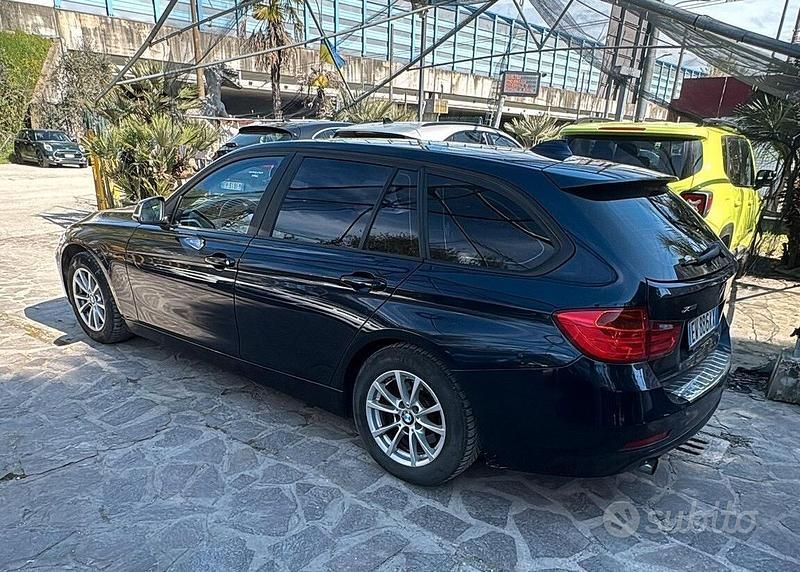 Usata BMW 318 142 CV (104 kW) 2014 Blu Berlina