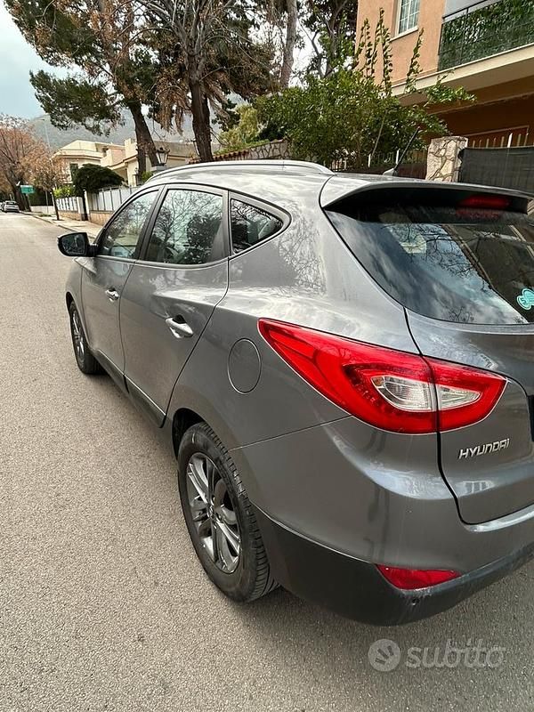 Usata Hyundai ix35 Xpossible 115 CV (84 kW) 2015 Grigio SUV