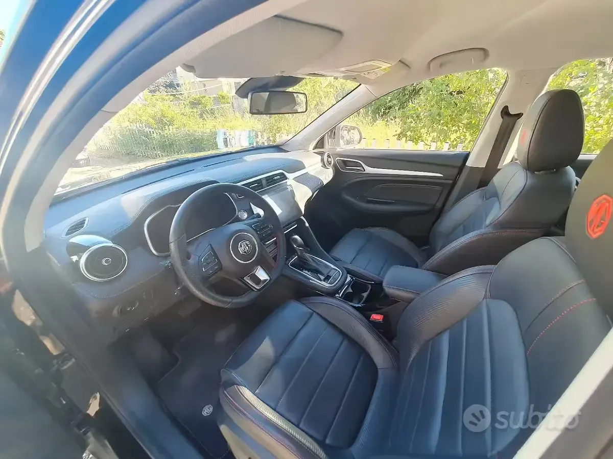 Usata MG ZS Luxury 111 CV (81 kW) 2024 Nero SUV