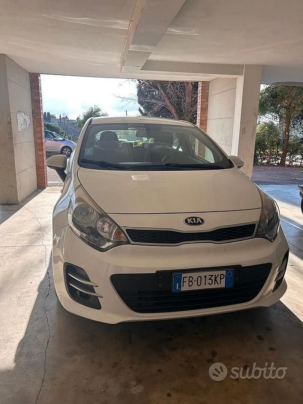 Usata Kia Rio 85 CV (62 kW) 2016 Bianco Utilitaria
