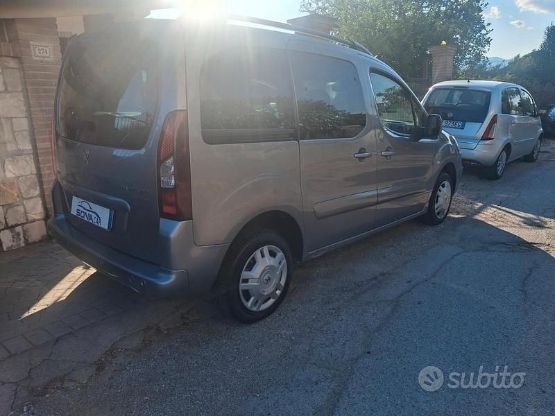 Usata Peugeot Partner Tepee Active 99 CV (72 kW) 2016 Grigio Monovolume