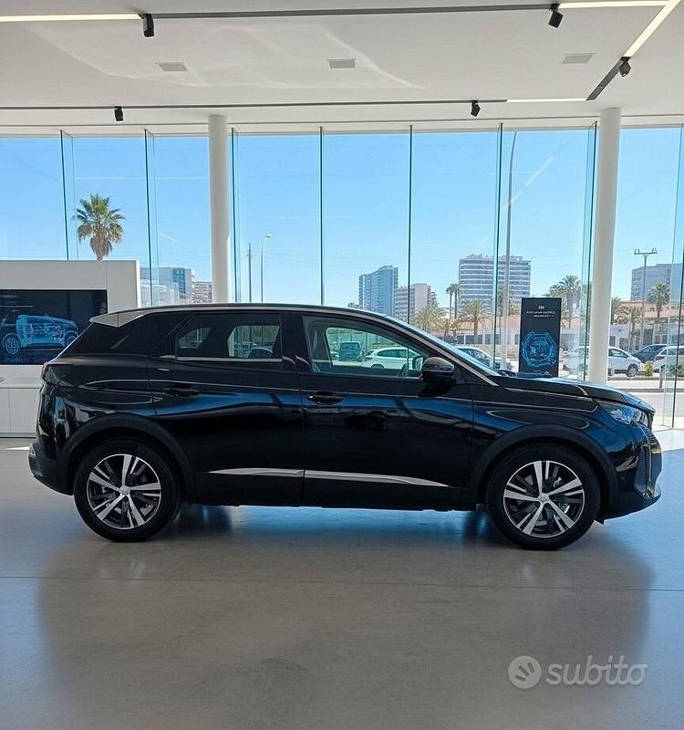 Occasion Peugeot 3008 Allure 131 PK (96 kW) 2023 Zwart SUV