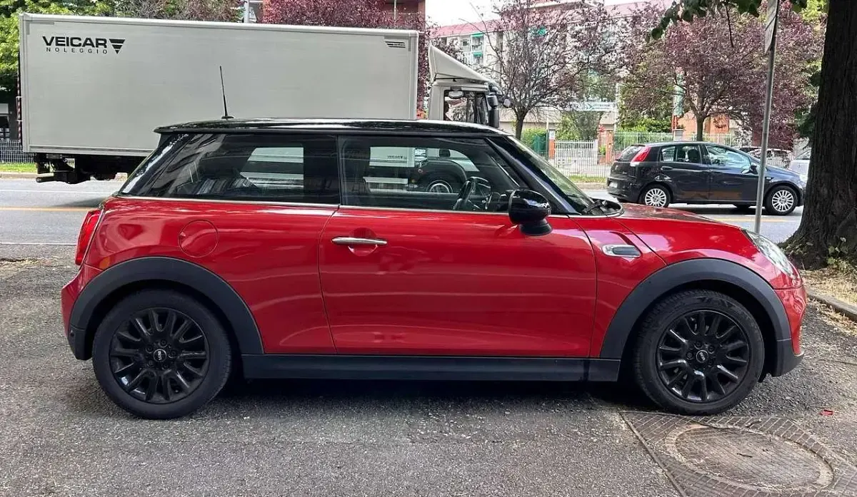Usata Mini Cooper D Hype 116 CV (85 kW) 2017 Rosso Utilitaria