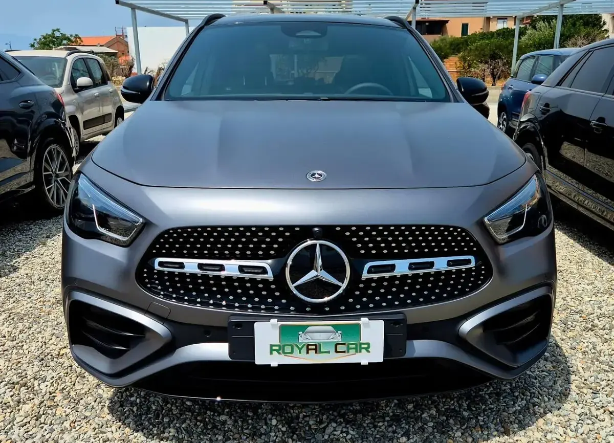 Nuova Mercedes GLA200 Premium 149 CV (109 kW) 2026 Grigio SUV