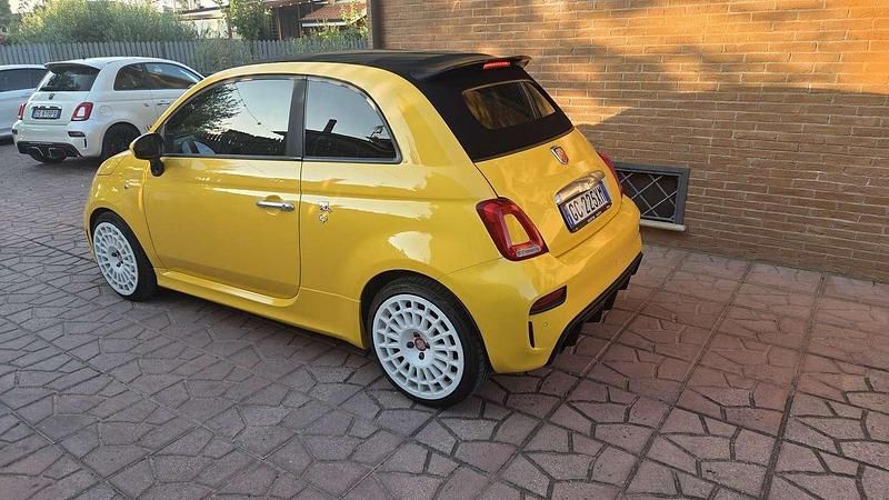 Usata Abarth 595C 145 CV (106 kW) 2017 Giallo Cabrio