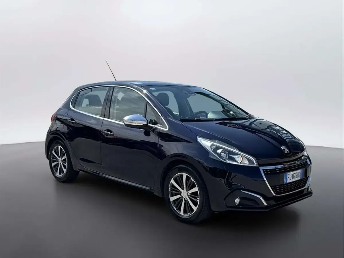 Usata Peugeot 208 Allure 82 CV (60 kW) 2017 266 grigio acciaio Utilitaria