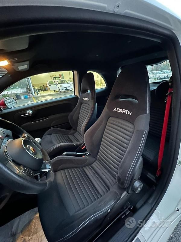 Usata Abarth 695 Competizione 180 CV (132 kW) 2023 Bianco Utilitaria