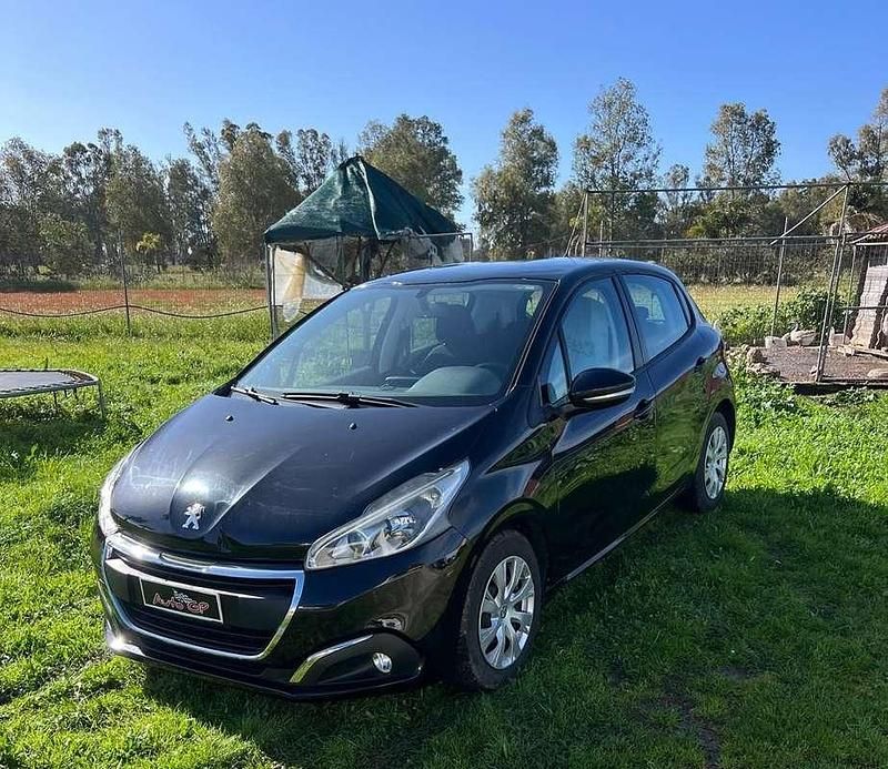Usata Peugeot 208 Allure 68 CV (50 kW) 2015 Nero Utilitaria