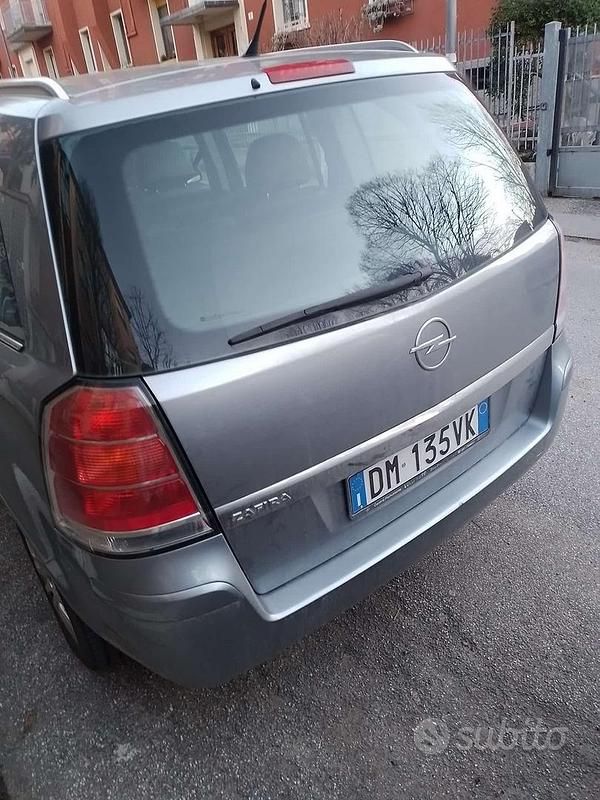 Usata Opel Zafira 125 CV (91 kW) 2008 Monovolume