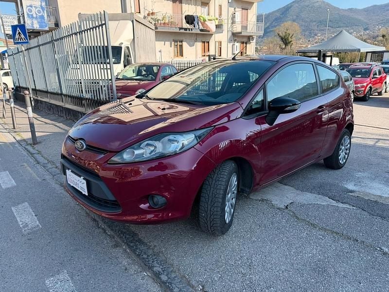 Usata Ford Fiesta 70 CV (51 kW) 2010 Rosso Utilitaria