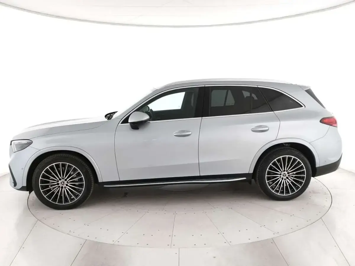 Usata Mercedes GLC220 AMG Line Premium 197 CV (144 kW) 2023 Argento SUV