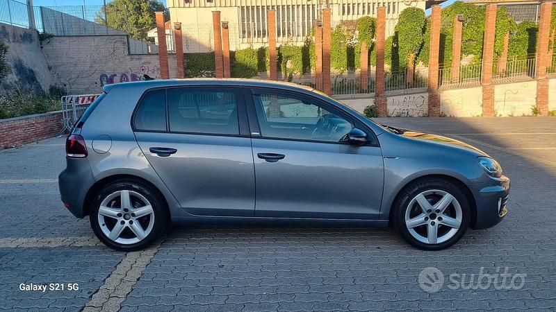 Usata VW Golf VI 105 CV (77 kW) 2011 Utilitaria