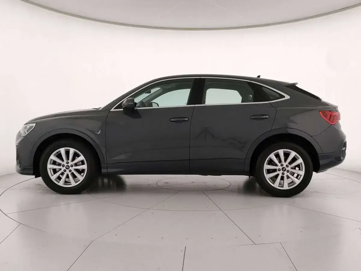 Usata Audi Q3 Sportback Business Plus 150 CV (110 kW) 2023 Grigio atomico metallizzato SUV