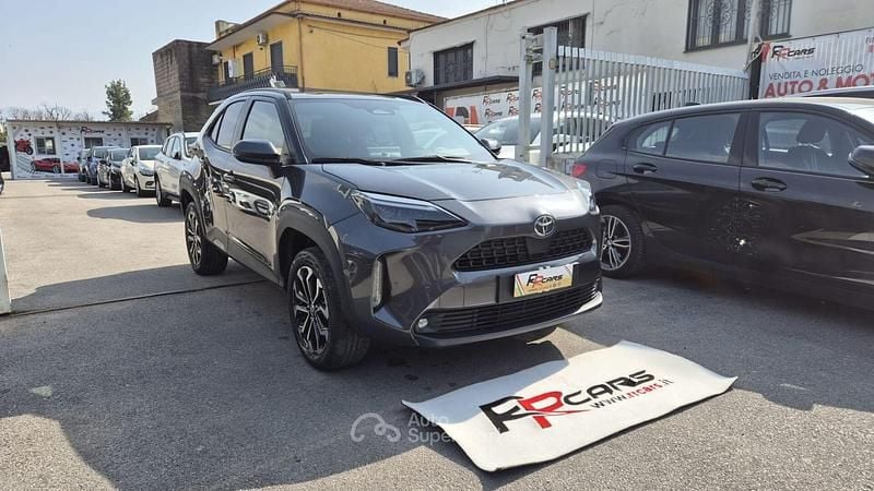 Usata Toyota Yaris Cross Trend 92 CV (67 kW) 2026 Gray SUV