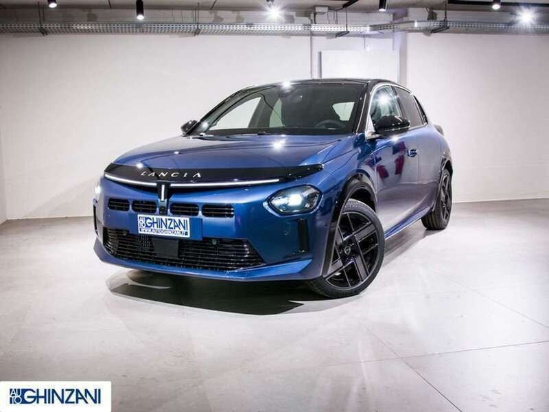 Usata Lancia Ypsilon 110 CV (80 kW) 2024 Blu Utilitaria