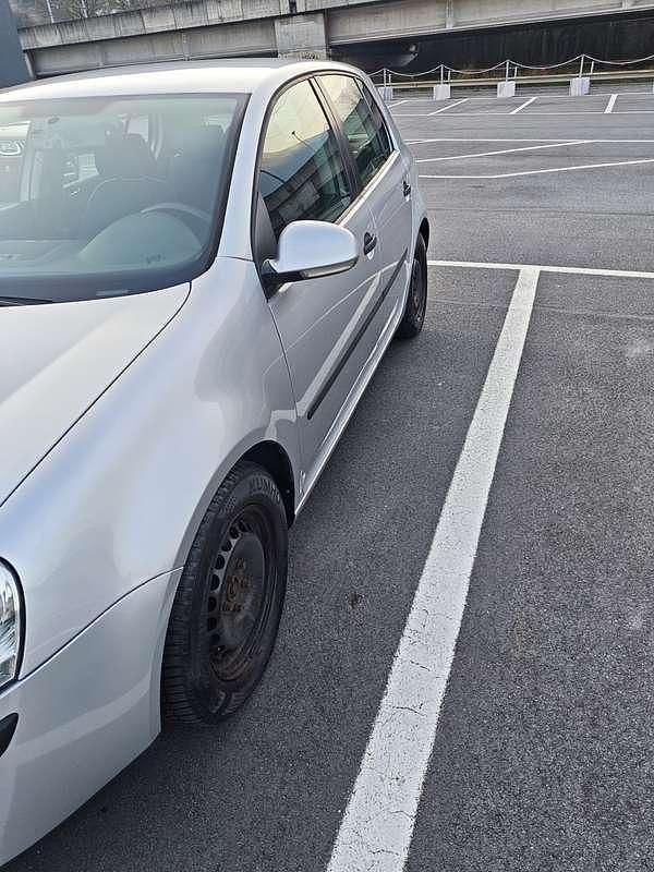 Usata VW Golf IV Trendline 105 CV (77 kW) 2004 Berlina