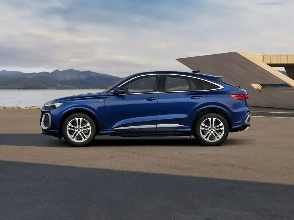 Nuova Audi Q5 Sportback S-Line 204 CV (150 kW) 2026 Blu navarra metallizzato SUV