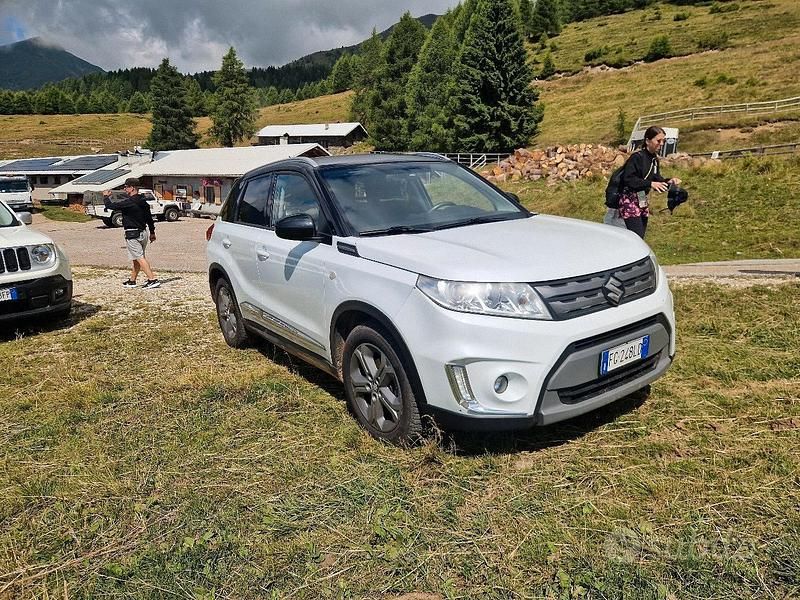 Usata Suzuki Vitara 120 CV (88 kW) 2019 Bianco SUV
