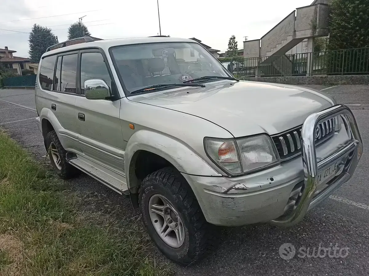Usata Toyota Land Cruiser 125 CV (91 kW) 1999 Grigio SUV