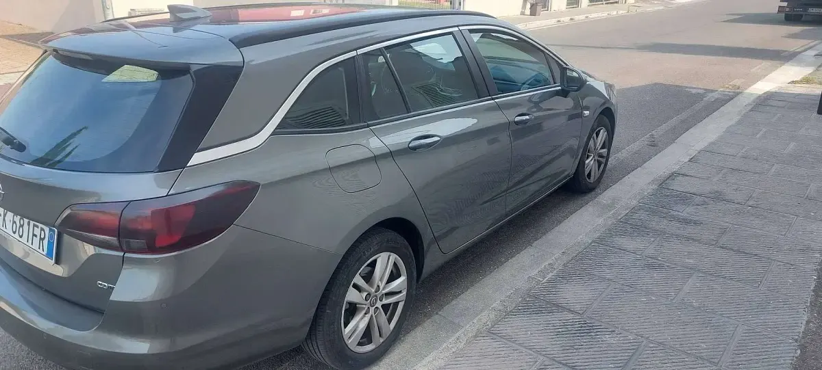 Usata Opel Astra Business 110 CV (80 kW) 2017 Grigio Station wagon