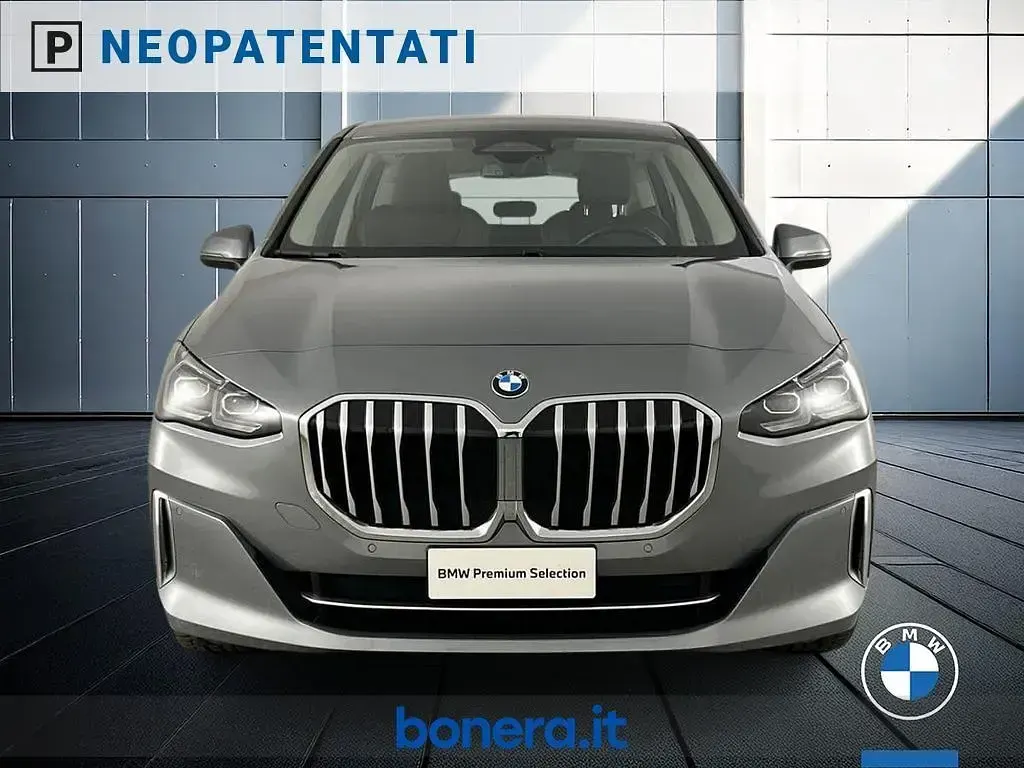 Usado BMW 218 Efficient Dynamics 135 CV (99 kW) 2023 Plateado Familiar