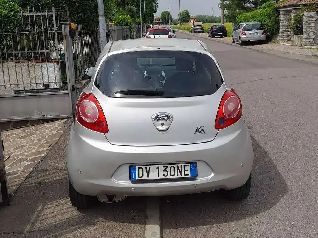 Usata Ford Ka Collection 69 CV (50 kW) 2009 Argento Utilitaria