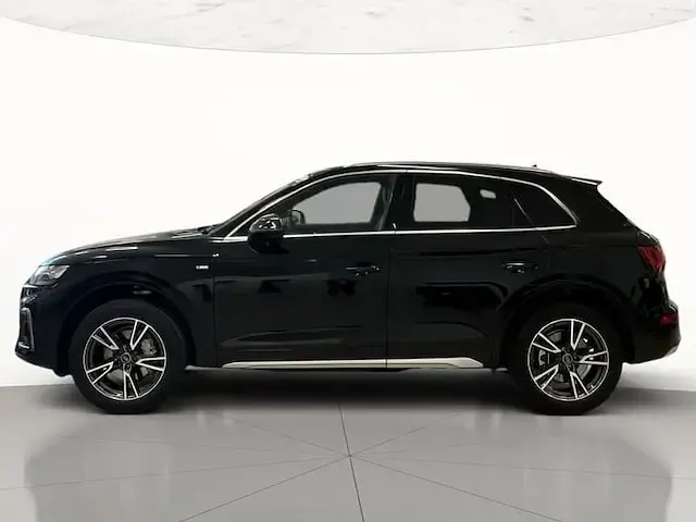 Usata Audi Q5 S-Line 204 CV (150 kW) 2024 Nero mito metallizzato SUV