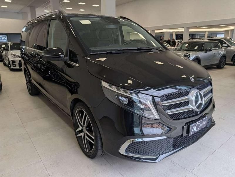 Usata Mercedes V250 Premium 190 CV (139 kW) 2023 Nero Monovolume