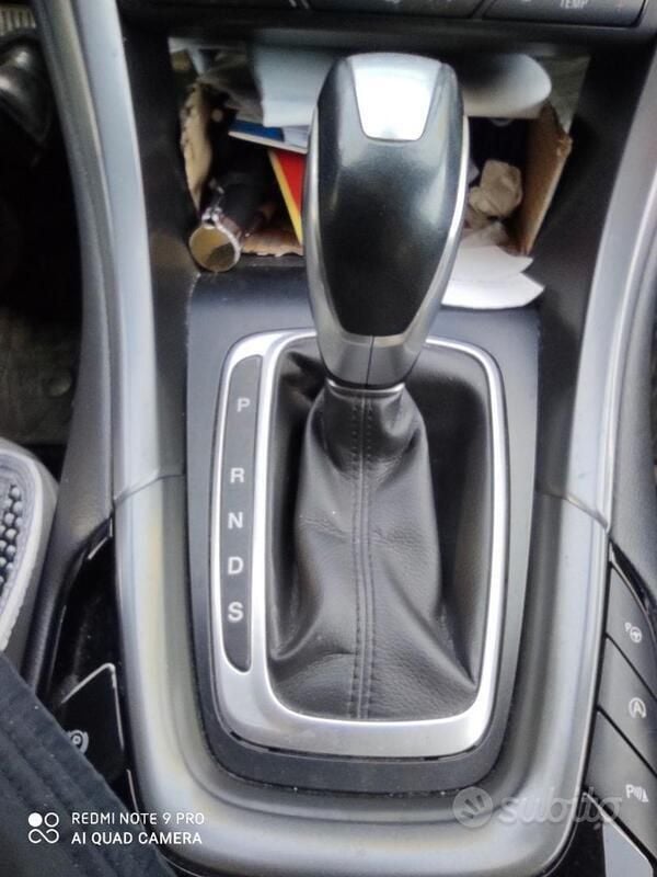 Usata Ford Mondeo 150 CV (110 kW) 2016 Rosso Berlina