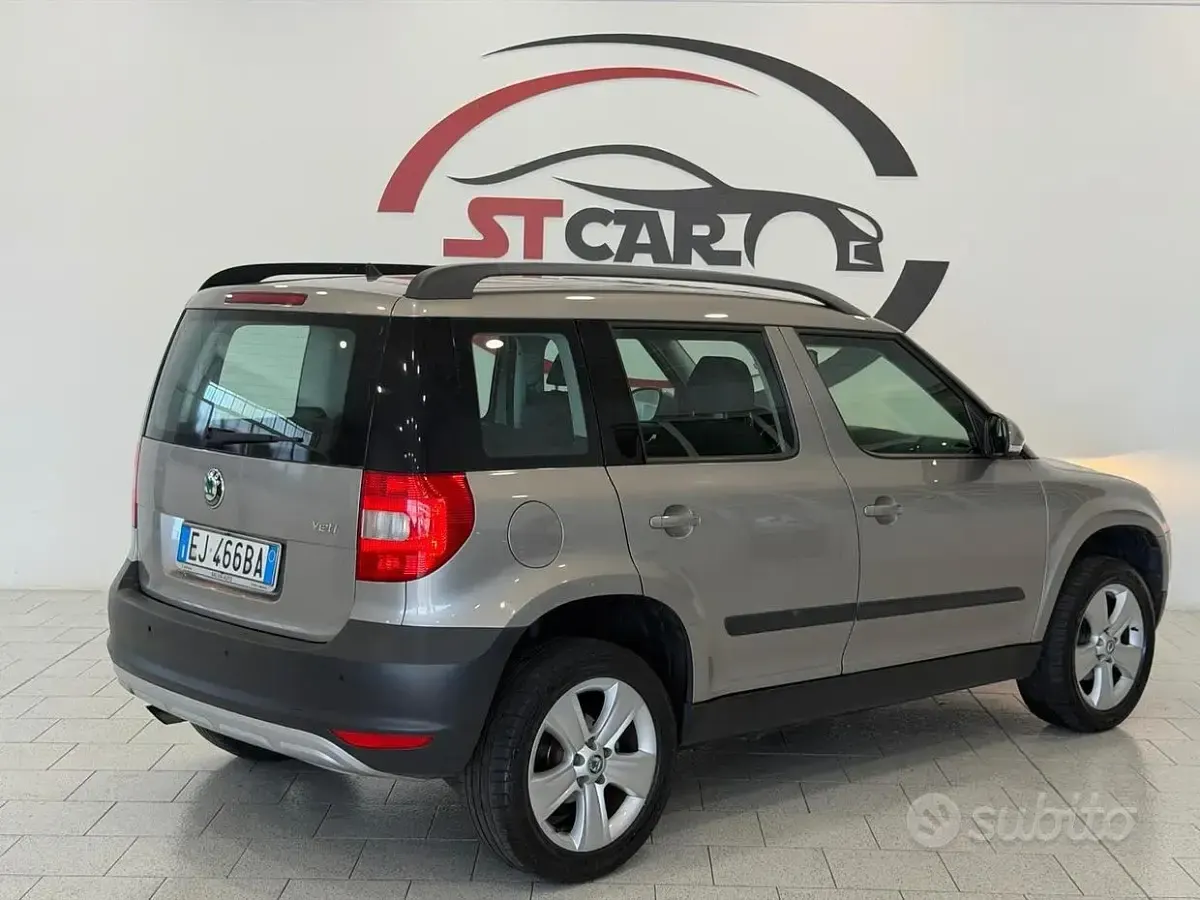 Usata Skoda Yeti Elegance 105 CV (77 kW) 2011 Grigio SUV