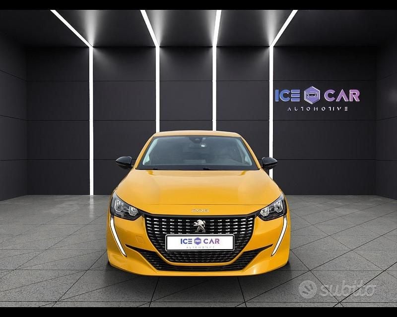 Usata Peugeot 208 Allure 101 CV (74 kW) 2022 Giallo Utilitaria