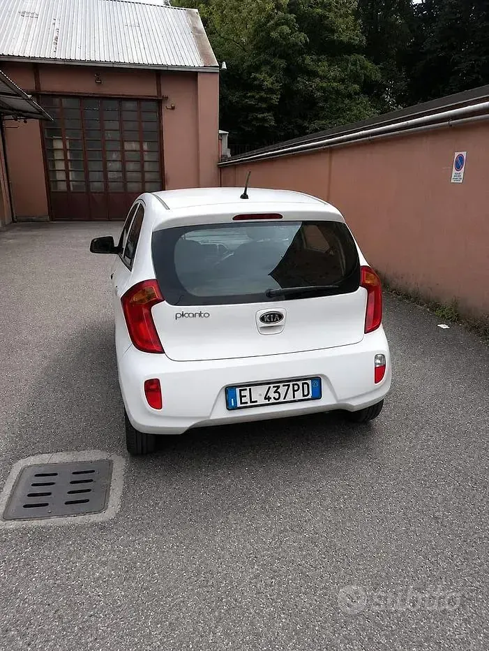 Usata Kia Picanto 69 CV (50 kW) 2012 Bianco Utilitaria