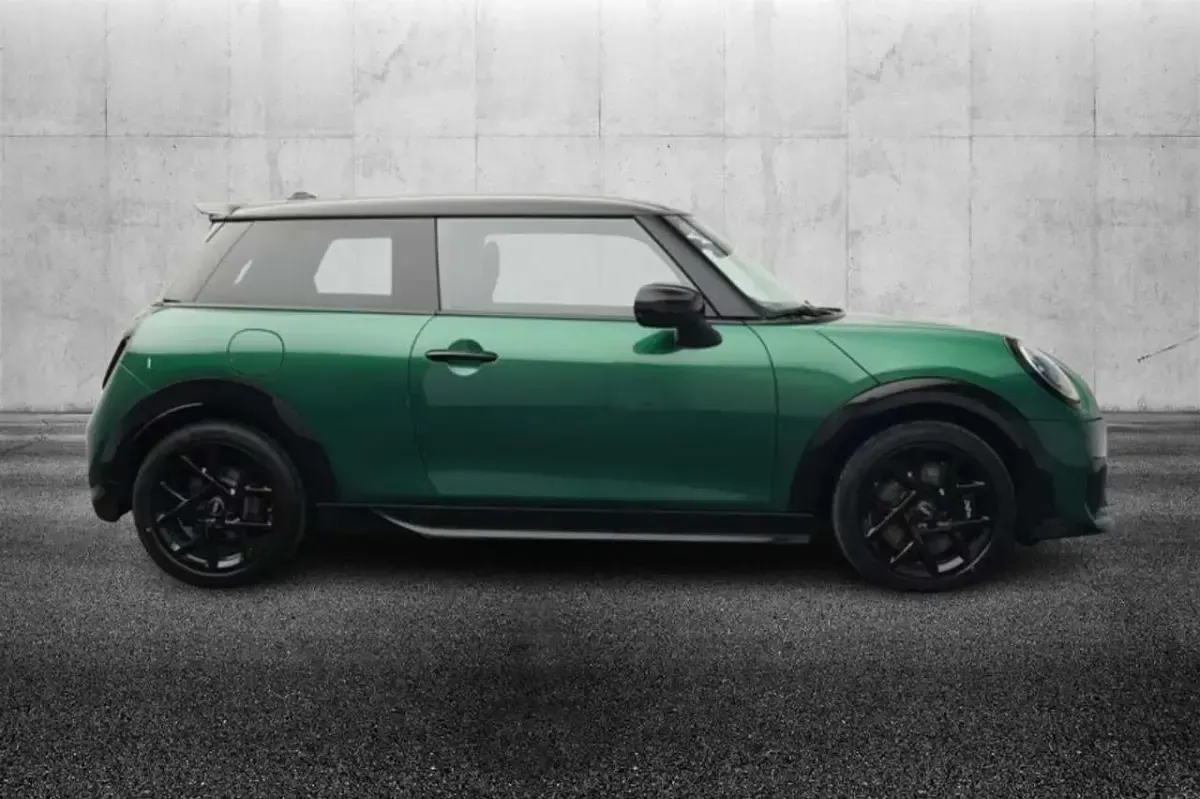 Usata Mini John Cooper Works 156 CV (114 kW) 2025 Verde Utilitaria