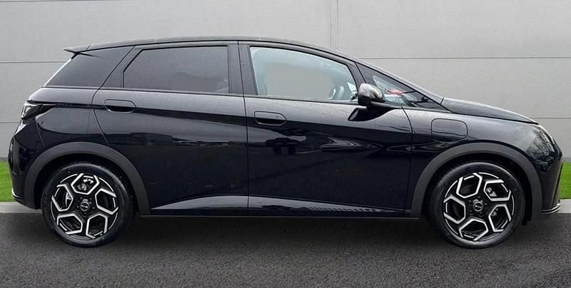 Nuova BYD Dolphin Design 150 kW (204 CV) 2026 Obsidian black Utilitaria