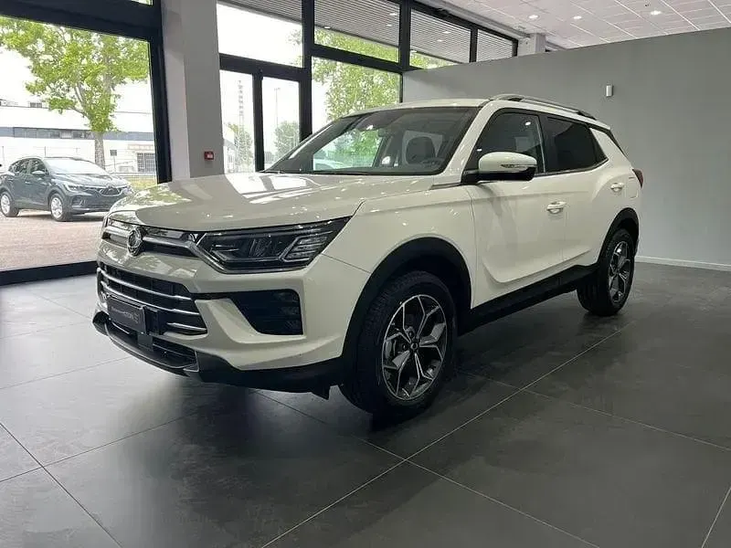 Nuova KGM Korando 163 CV (119 kW) 2025 Bianco SUV