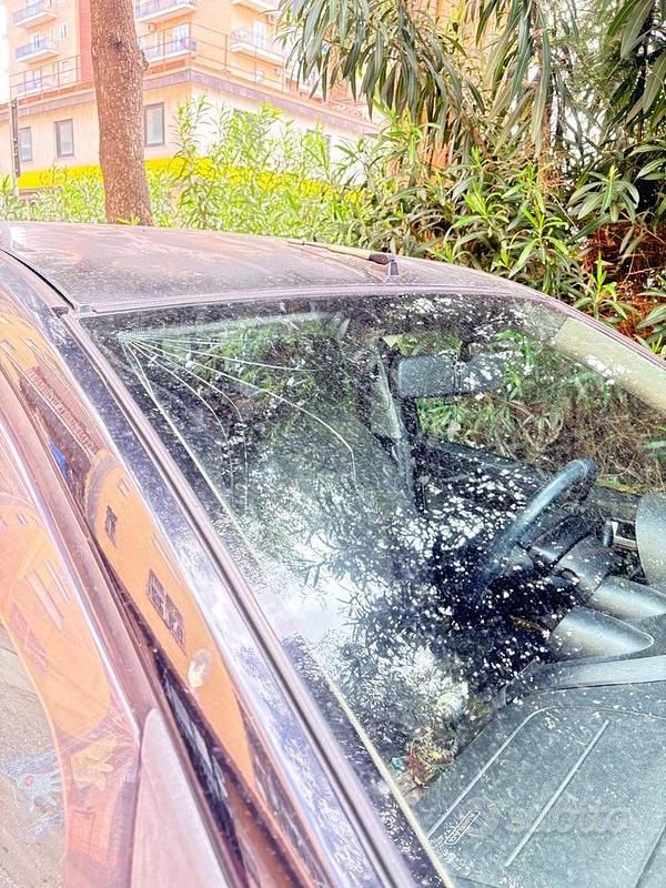 Usata Ford Fiesta 68 CV (50 kW) 2004 Nero Utilitaria