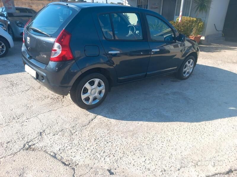 Usata Dacia Sandero 75 CV (55 kW) 2009 Grigio Utilitaria