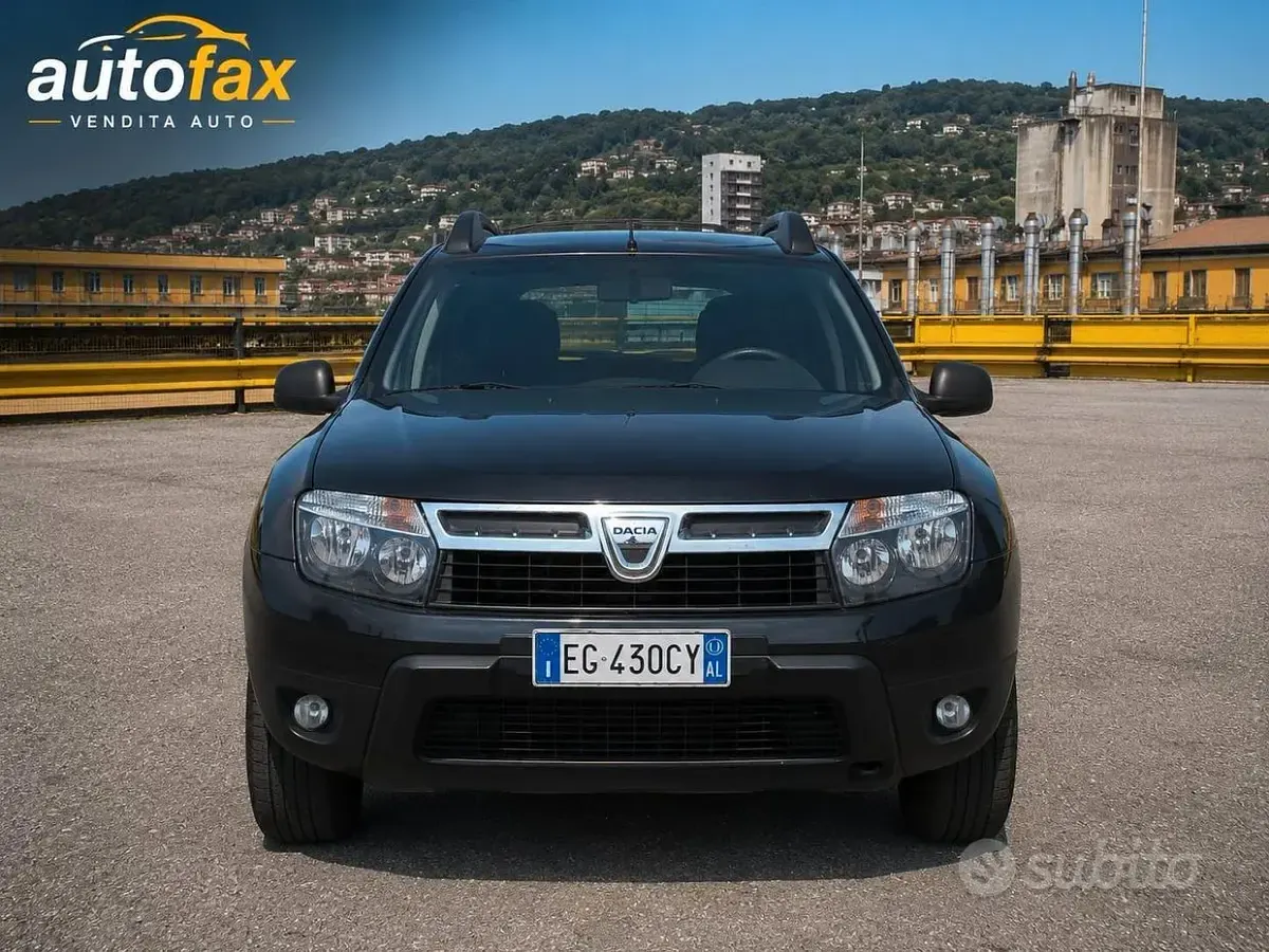 Usata Dacia Duster Lauréate 110 CV (80 kW) 2011 Nero SUV