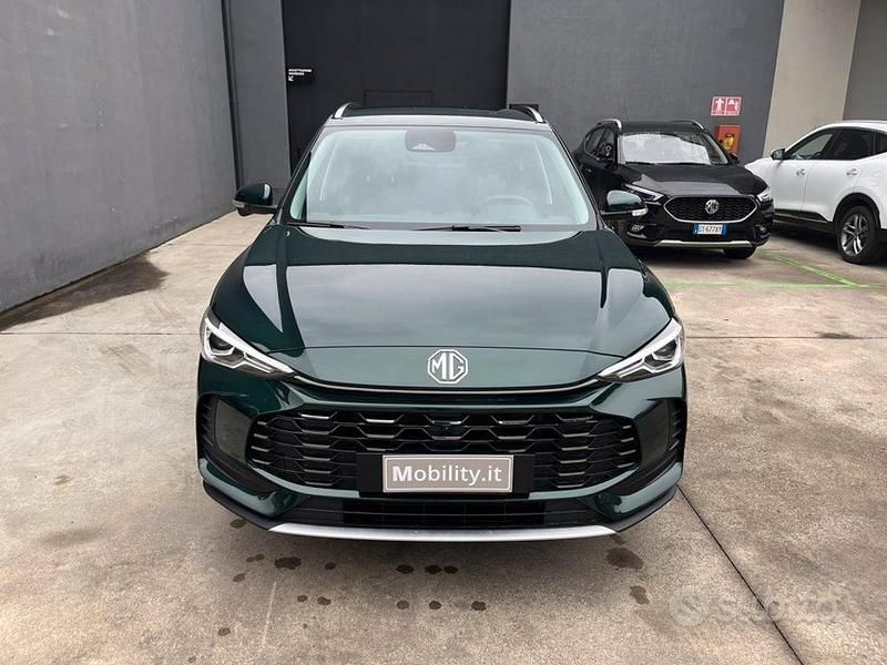 Usata MG ZS Luxury 197 CV (144 kW) 2024 Verde SUV