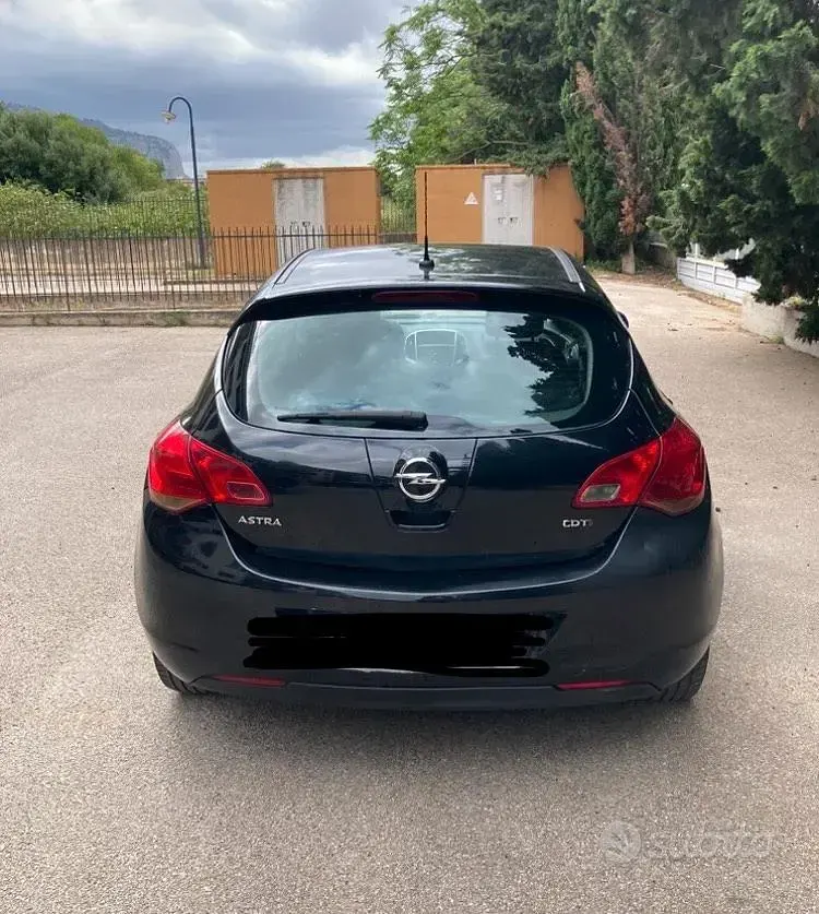 Usata Opel Astra 2009 Nero Monovolume